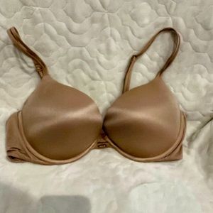 Victoria’s Secret 36C VERY SEXY
Bombshell Add-2-Cups plunge bra